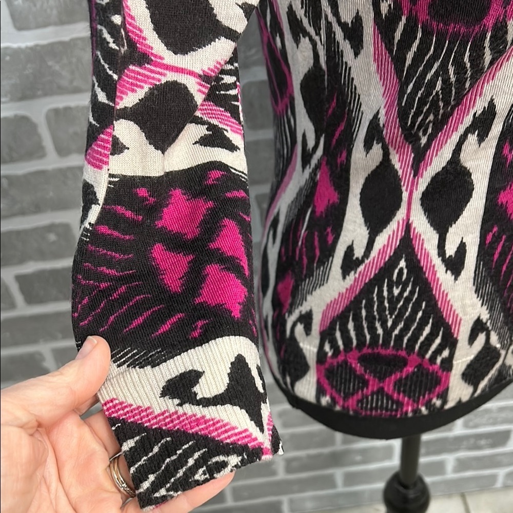 Tory Burch Ikat Print Merino Wool Cardigan Sweater Pink Black V Neck Size Small - Picture 6 of 14